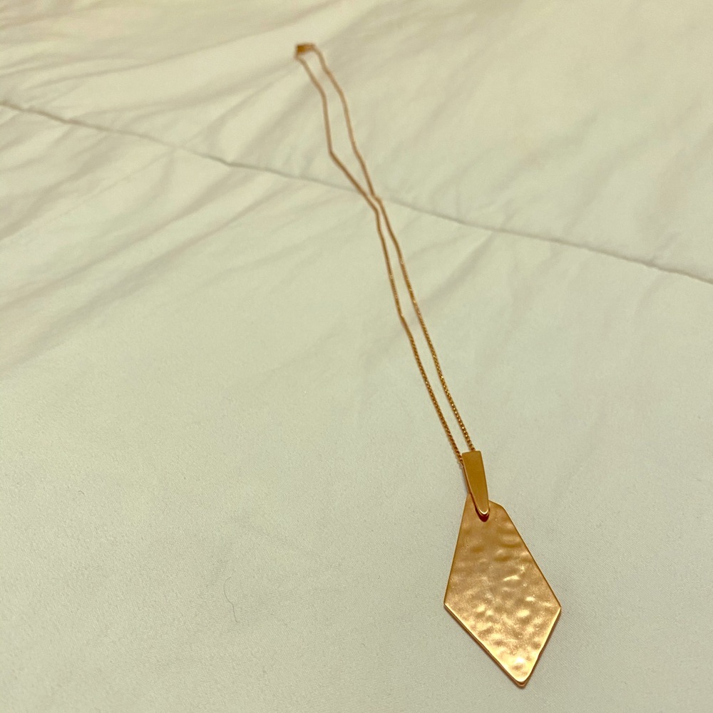Rose Gold Kendra Scott Necklace